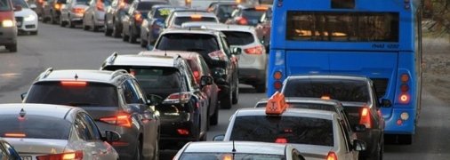 Дороги в пробках и спецпропуска за взятки: какие выводы из провального локдауна в Киеве должны сделать другие города