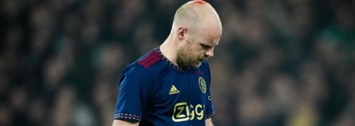 Классену разбили голову брошенным с трибун предметом