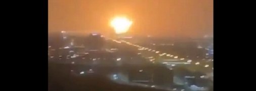 Порт Дубаи сотряс сильнейший взрыв, пламя было видно со всего города (видео)