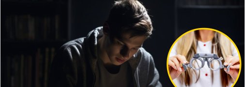 Хлопець читає у темряві