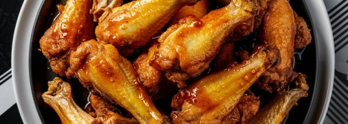 Эти крылышки станут украшением вашего стола (изображение создано с помощью ИИ)