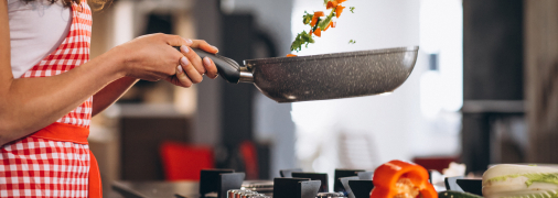 Прибрати нагар зі сковороди можна легко та просто