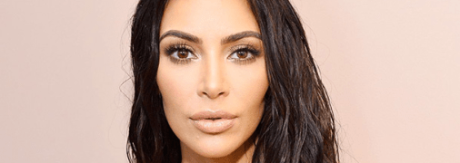 Ким Кардашьян в образе принцессы Жасмин позвонила дочери: ВИДЕО