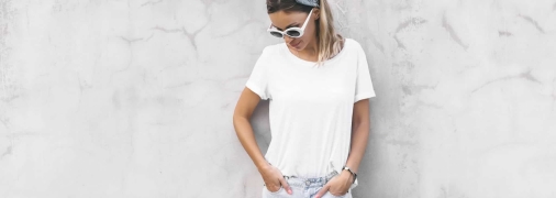 з чим носити білу футболку