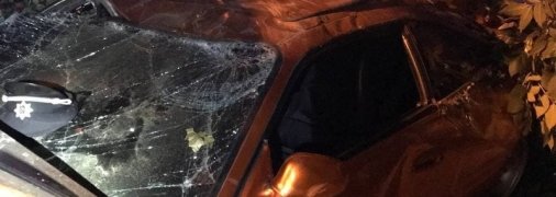 Пострадал ребенок: курсанты МВД, "улетая" в кювет на Mazda, сбили пешеходов в Харькове (фото, видео)