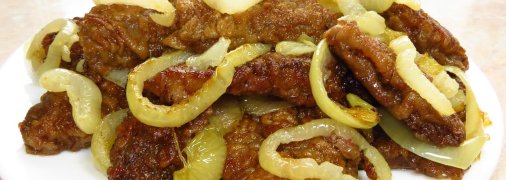 Печінка з кармелізованою цибулею