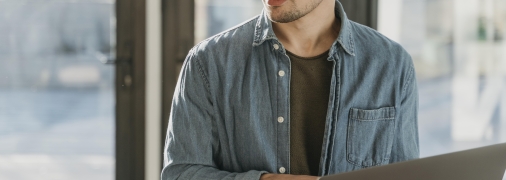 Ноутбук так носити не можна