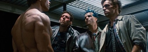 Жители Запорожья сравнили голого "клиента" "Амстора" с героем Арнольда Шварценеггера из культового "Терминатора"