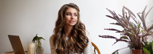 Соковиті аутфіти можна формувати і без згрібання нових колекцій