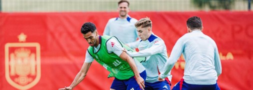 Игроки сборной Испании на тренировке