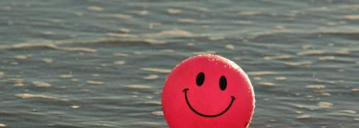 "Труссарді?": в Одесі помітили жінку в "гарячому" головному уборі (курйозне відео)