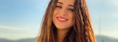 Співачка SLAVIA