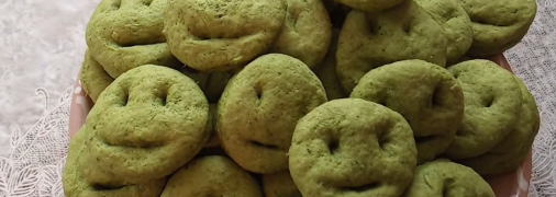 Печенье-смайлики со щавелем