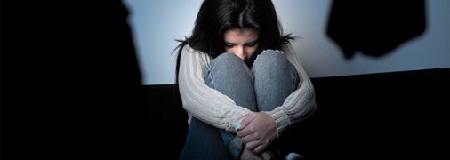 Кулаки травмируют тело, а слова – душу: на сайте "Мені здається" все больше драматических историй