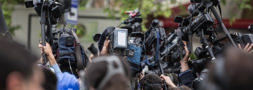 Працівники ЗМІ