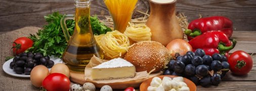 Продукти на столі