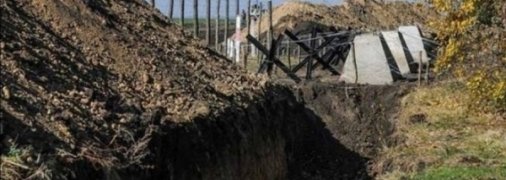 Общая протяженность окопа – 70 километров