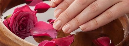 Японский маникюр выглядит естественно и аккуратно