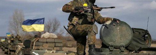 Украина вновь несет потери на Донбассе: под обстрелом ранен боец ВСУ