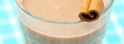 Шоколадное молоко с корицей