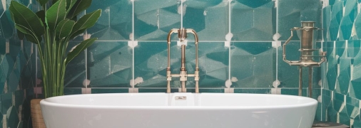 Существуют действенные методы очистки плитки от известковых волос (изображение создано с помощью ИИ)