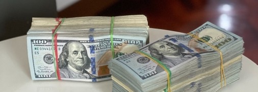 Деньги на столе
