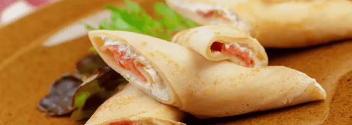 Млинець з лососем та крем-сиром