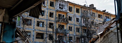 Місто на Донеччині після руйнівного удару