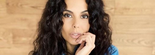 Настя Каменских похвасталась стройными ножками в эффектном луке (Фото)