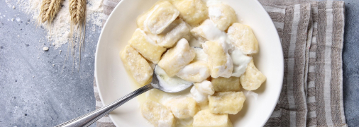 Ліниві вареники зі згущеним молоком