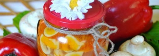 Краски осени: 3 вкусных салата на зиму с шампиньонами