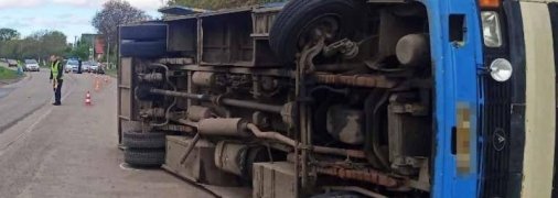 Под Ровно перевернулся пассажирский автобус с десятками людей в салоне (фото)