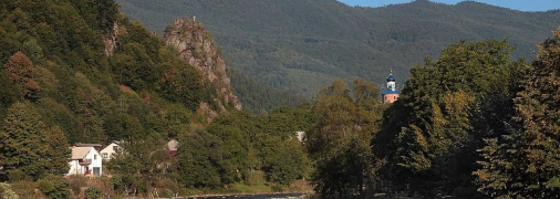 Скеля закоханих із хрестом згори