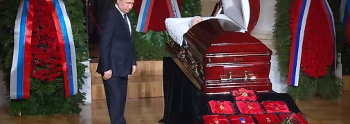 путін вклонився біля труни Жириновського