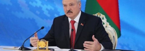 Суфлер Путина: читающий с бумажки Лукашенко вспомнил о "дружбе" с "тающей" Украиной  (видео) 
