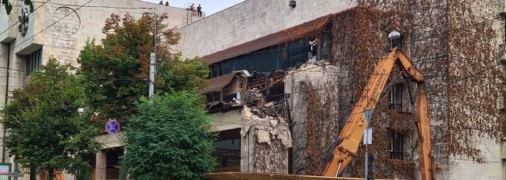 Демонтаж фасада "Цветов" в 2021 г.