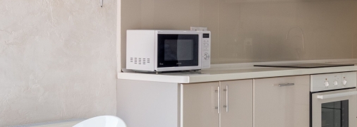 Микроволновую печь стоит регулярно очищать