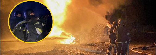 Рятувальники ліквідовують наслідки ворожого удару