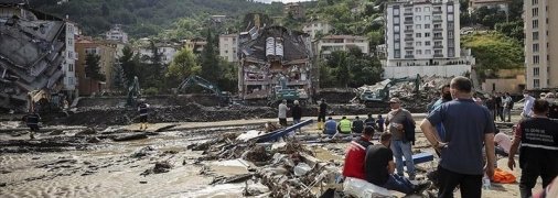 Турция скорбит: Наводнения забрали уже почти полсотни жизней