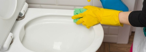 Унітазу легко можна повернути чистоту і гарний вигляд