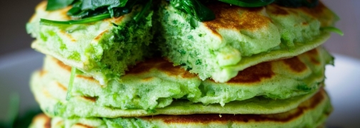 Эти оладьи станут отличным вариантом завтрака (изображение создано с помощью ИИ).