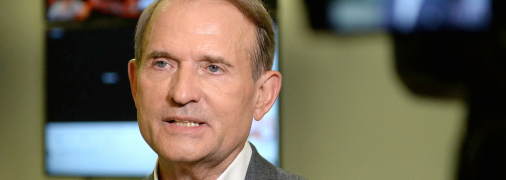 За документами, дача Медведчука була спортивною базою, якою володіла фірма Оксани Марченко.