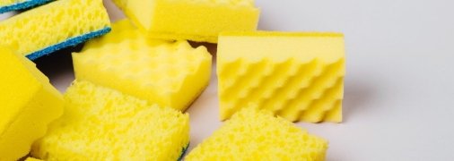 Навіщо класти губку в холодильник
