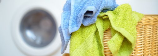 Як прибрати жир та плями з кухонних рушників