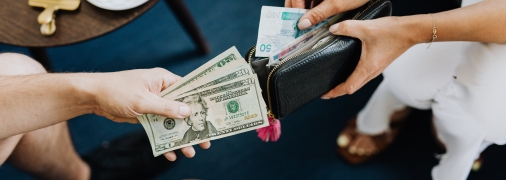 Народна прикмета на гроші привабить удачу