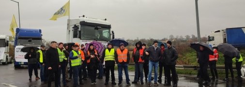 Попереджувальна акція українських перевізників на міжнародному пункті пропуску "Краківець-Корчова"