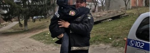 Нашли обессиленным у болота: на Волыни произошло ЧП с ребенком (фото, видео)