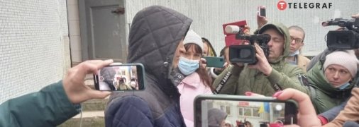 Михаил Харьковский попросил журналистов побыть в одиночестве после того, как сына забрали за решетку