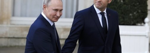 Владимир Путин и Эмманюэль Макрон