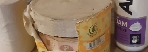 Мобилки в книгах и наркотики в орехах: как арестанты в Киеве прячут "запрещенку" (фото)